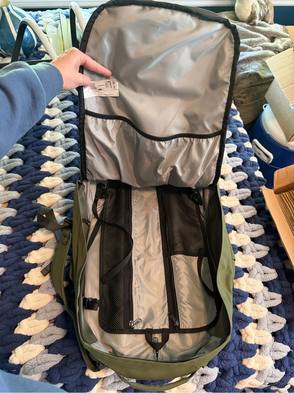 Patagonia Olive Green Men's Duffel with Front Zip Pocket